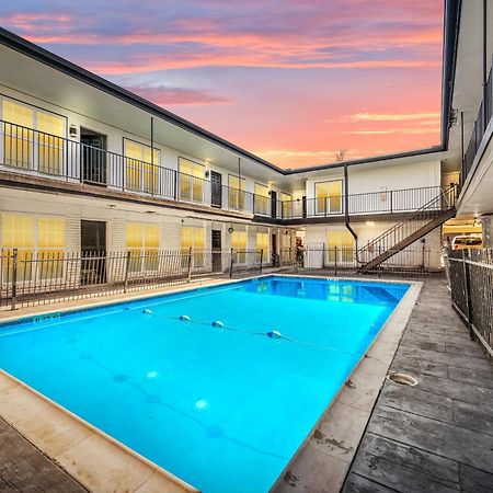 Cute And Stylish 1Br Apt With Pool & Free Park ヒューストン エクステリア 写真