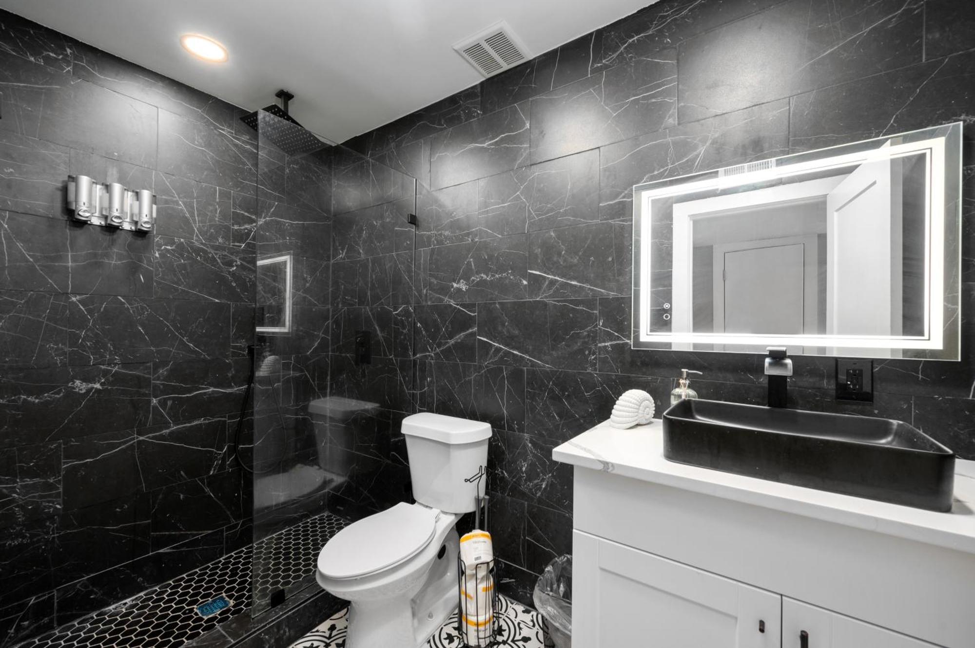 Cute And Stylish 1Br Apt With Pool & Free Park ヒューストン エクステリア 写真
